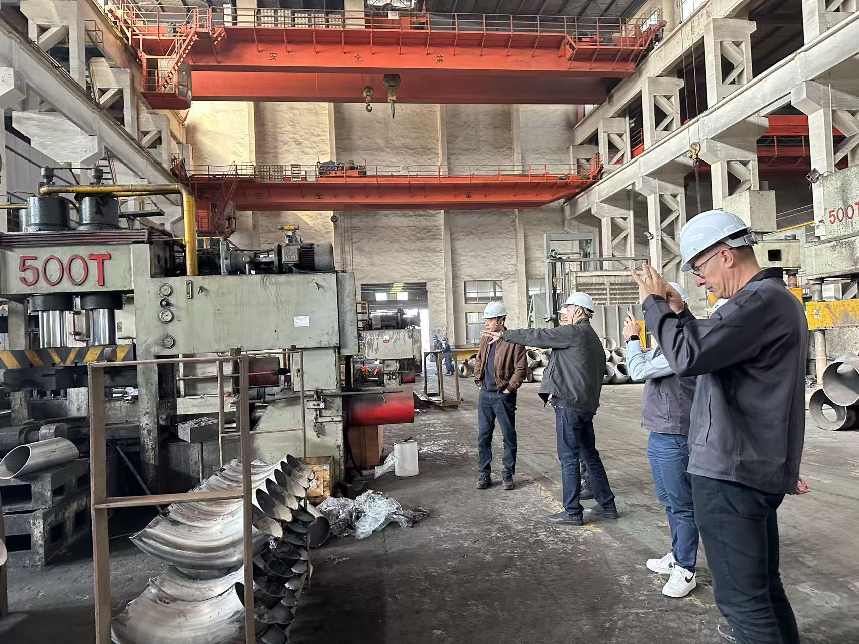 গ্রাহক পরিদর্শন নতুন অর্ডার চুক্তির দিকে নিয়ে যায়