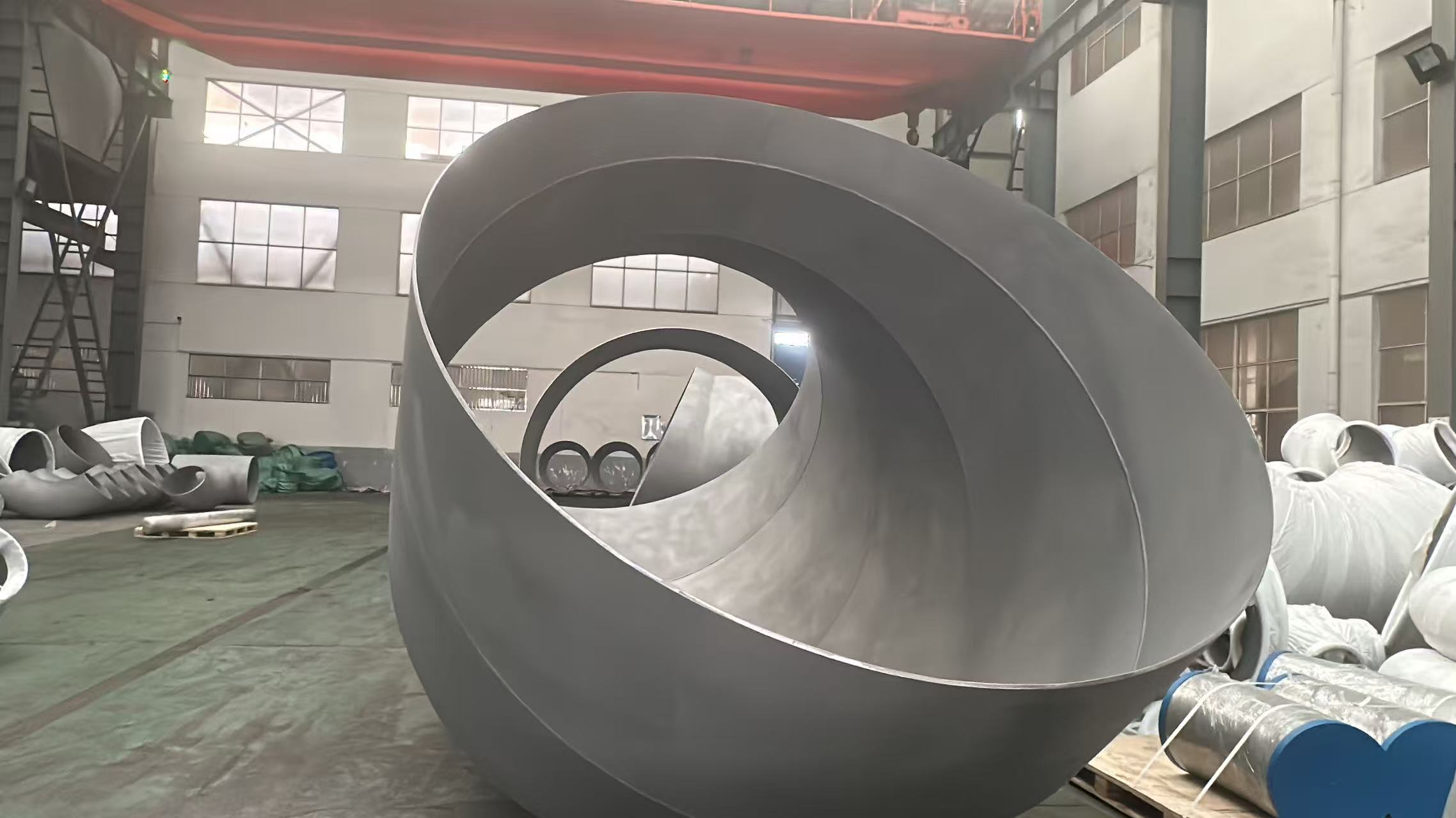 বাট ওয়েল্ড ইকুয়াল টিস কি এবং কিভাবে তারা পাইপিং এ ব্যবহার করা হয়?